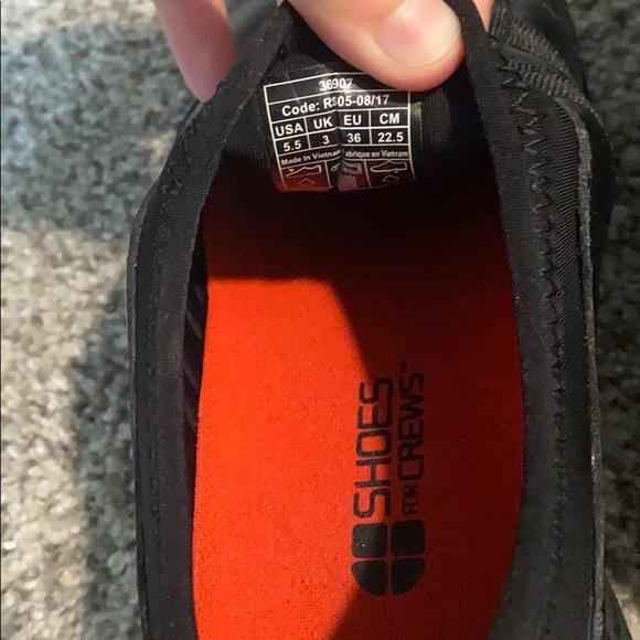 Non Slip Work Shoes - Picture 3 of 3